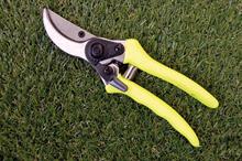 Burgon & Ball FloraBrite Bypass Secateurs - all images: HW